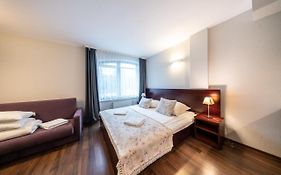 Pokoje i apartamenty ,,Leśne